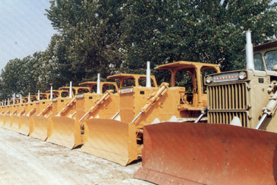 產(chǎn)品整裝待發(fā)。自1984年對銷售實(shí)行了承包責(zé)任制，調(diào)動(dòng)了職工的積極性，增強(qiáng)了責(zé)任感，從而改變了過去等、靠、要的被動(dòng)局面。