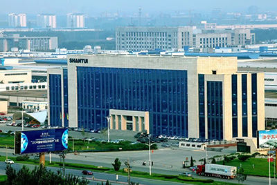 山東省正式發(fā)布首批223家“好品山東”品牌名單，“山推牌”推土機(jī)，壓路機(jī)、裝載機(jī)與履帶底盤、傳動(dòng)系統(tǒng)獲得認(rèn)可，榮登首批榜單。